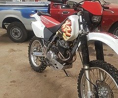 £2,000