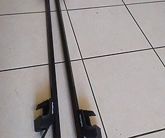 Roof box bars