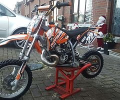 £750