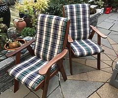 2 OFF Good quality hardwood summer chairs with cushions - Image 3/3