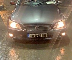 €800