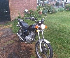 Suzuki gn125