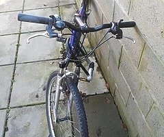 Second hand bike + helmet + locker + pump