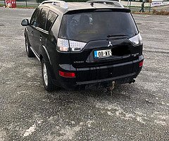 €3,000
