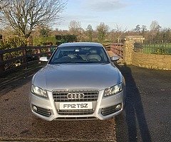 £8,900
