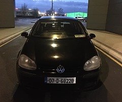 €850