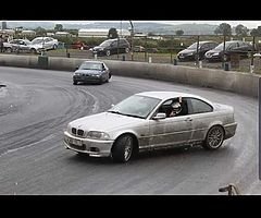 £600