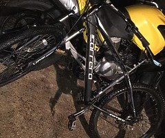 £160