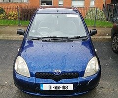 Blue Yaris 2001