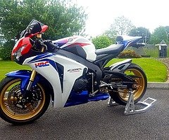 £6,495