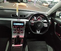 2014 Volkswagen Passat R-Line - Image 8/10