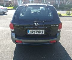 Hyundai Santa Fe 2006, 2000cc petrol, no tax, no nct, drive well, great facilities.