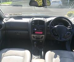 Hyundai Santa Fe 2006, 2000cc petrol, no tax, no nct, drive well, great facilities. - Image 6/10