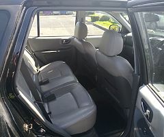 Hyundai Santa Fe 2006, 2000cc petrol, no tax, no nct, drive well, great facilities. - Image 9/10