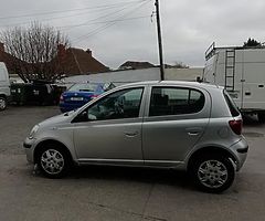 Toyota yaris - Image 6/10