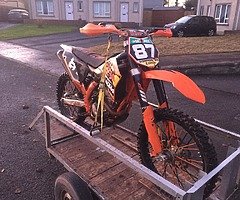£1,100