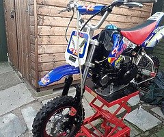 £420