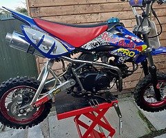 £420