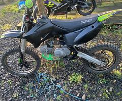 £500