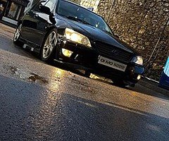 Lexus is200