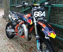 £2,500