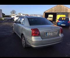 03 toyota avensis