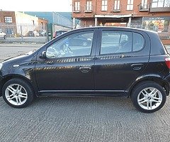 02 toyota yaris for quik sale.