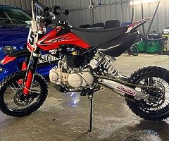 £695