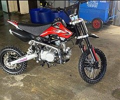 £695