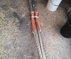 €225