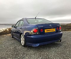 £2,800