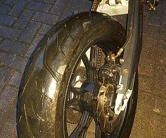 £600