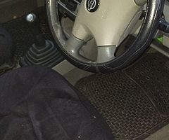 Chep micra 02.gear box problem but driving 150 euros - Image 4/4