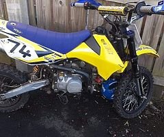 £400