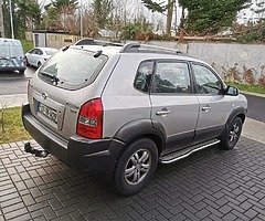 Hyundai Tucson 07 2L diesel manual driving 100% NCT and tax is just out