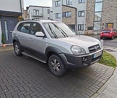 Hyundai Tucson 07 2L diesel manual driving 100% NCT and tax is just out - Image 3/6