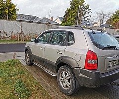 Hyundai Tucson 07 2L diesel manual driving 100% NCT and tax is just out - Image 4/6