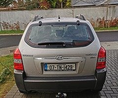 Hyundai Tucson 07 2L diesel manual driving 100% NCT and tax is just out - Image 5/6