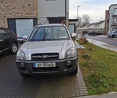 Hyundai Tucson 07 2L diesel manual driving 100% NCT and tax is just out - Image 6/6