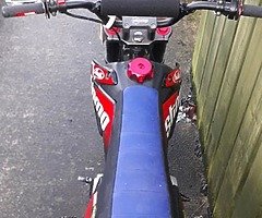 £575