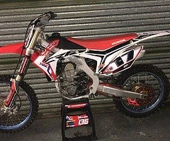 £2,800