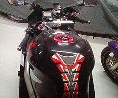 £2,400
