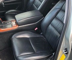 €895