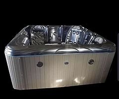 5 person Hot Tub - Image 5/5
