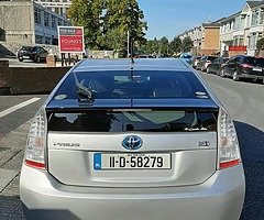 Toyota prius 2011, 1.8 automatic, silver,