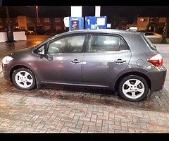 Toyota Auris - Image 6/10