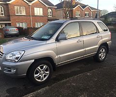 Kia Sportage Automatic. 2.0 Diesel. GSE. Leather interior. Heated seats. Nct 22/05/20. Tax end Jan.