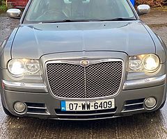 CHRYSLER LE300C