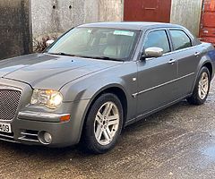 CHRYSLER LE300C
