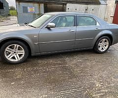 CHRYSLER LE300C - Image 6/10